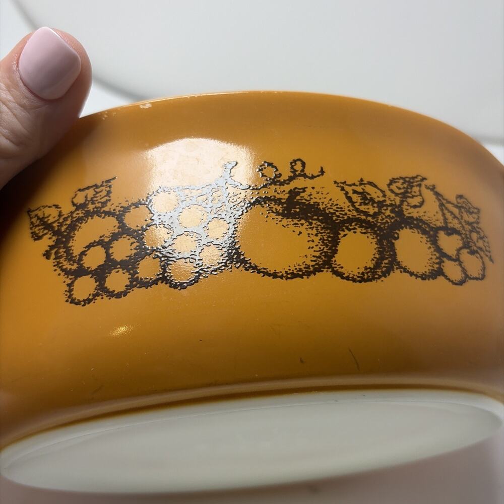 Vintage Pyrex Old Orchard 1970's 043 1 1/2 QT Oval Casserole Dish with Lid,Brown - Picture 5 of 7